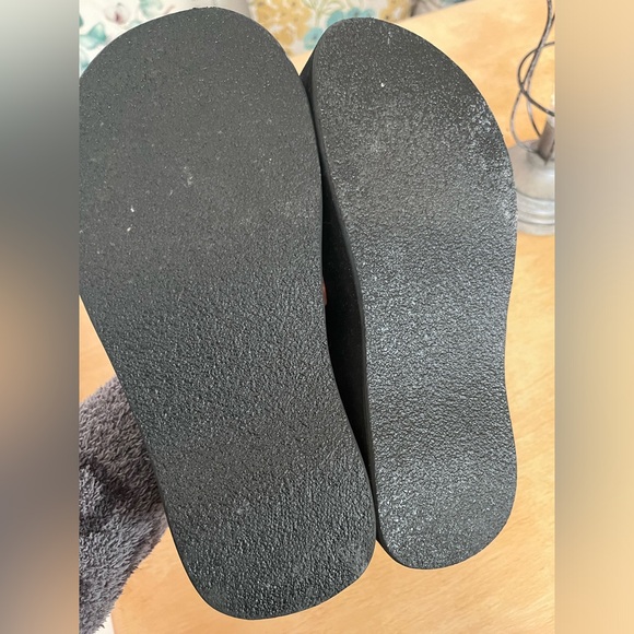 🖤Colin Stuart Platform Sandals🖤 - Picture 2 of 3